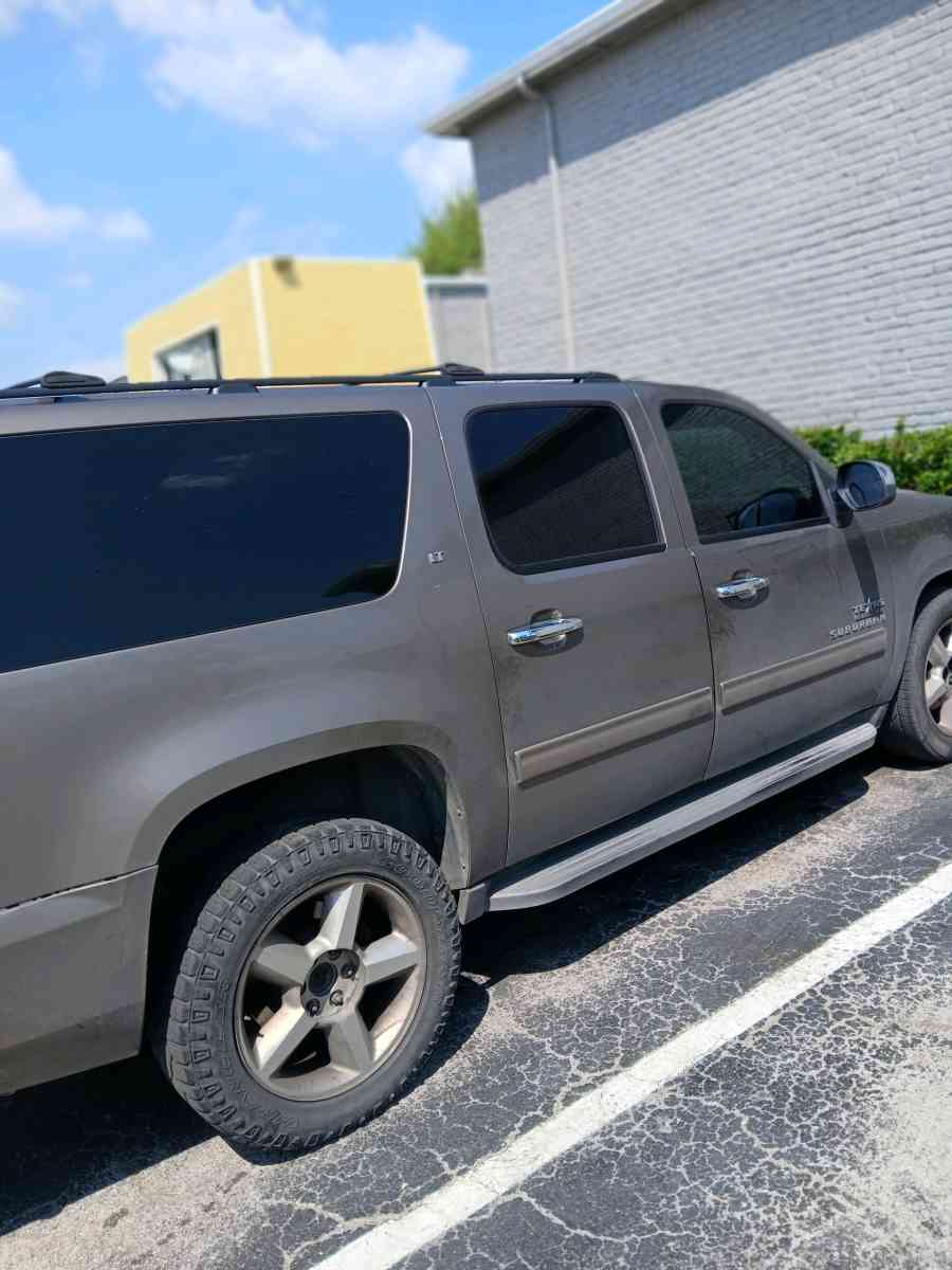 2011 Chevy suburban - Houston, Texas