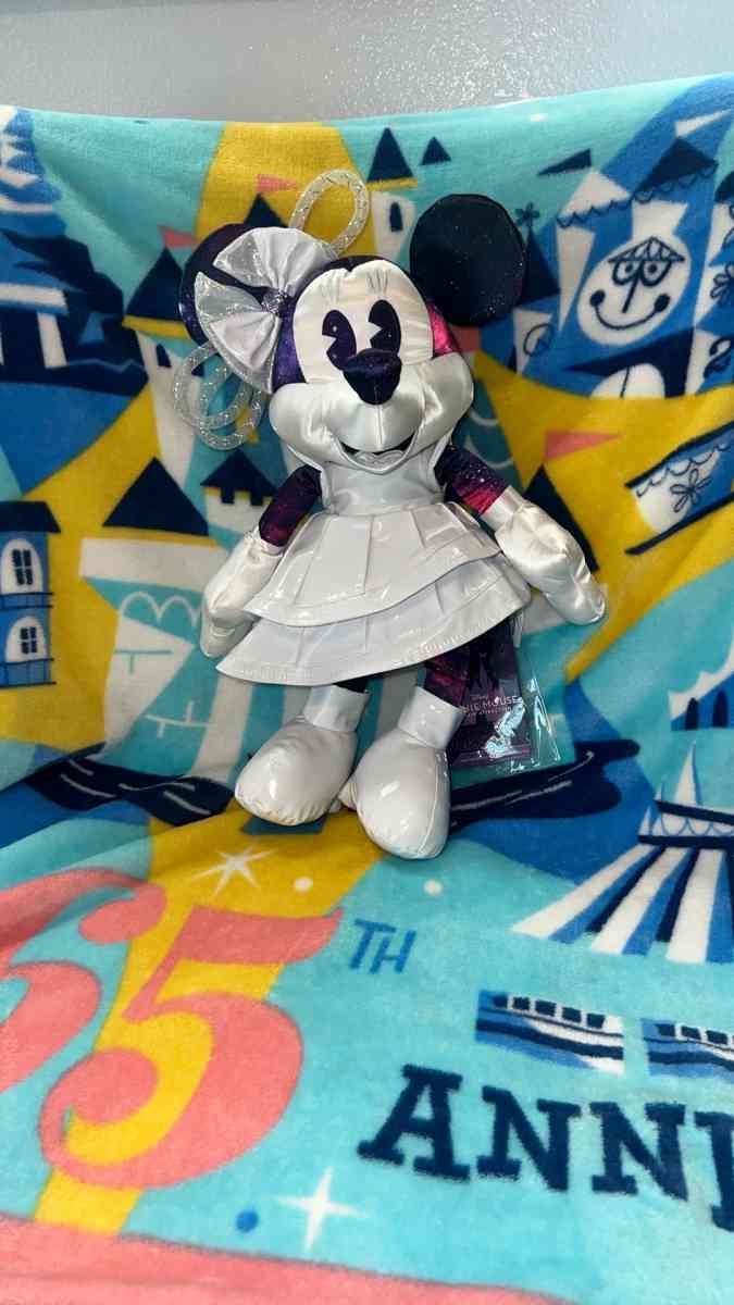 Disney Minnie Mouse The Main Attraction Space Mountain 16 in - North Las Vegas, Nevada - FleaMarketBay