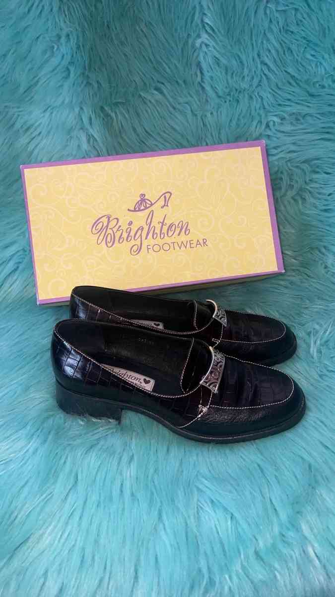 NIB Brighton Unice black crocodile flats with a silver chain - North Las Vegas, Nevada