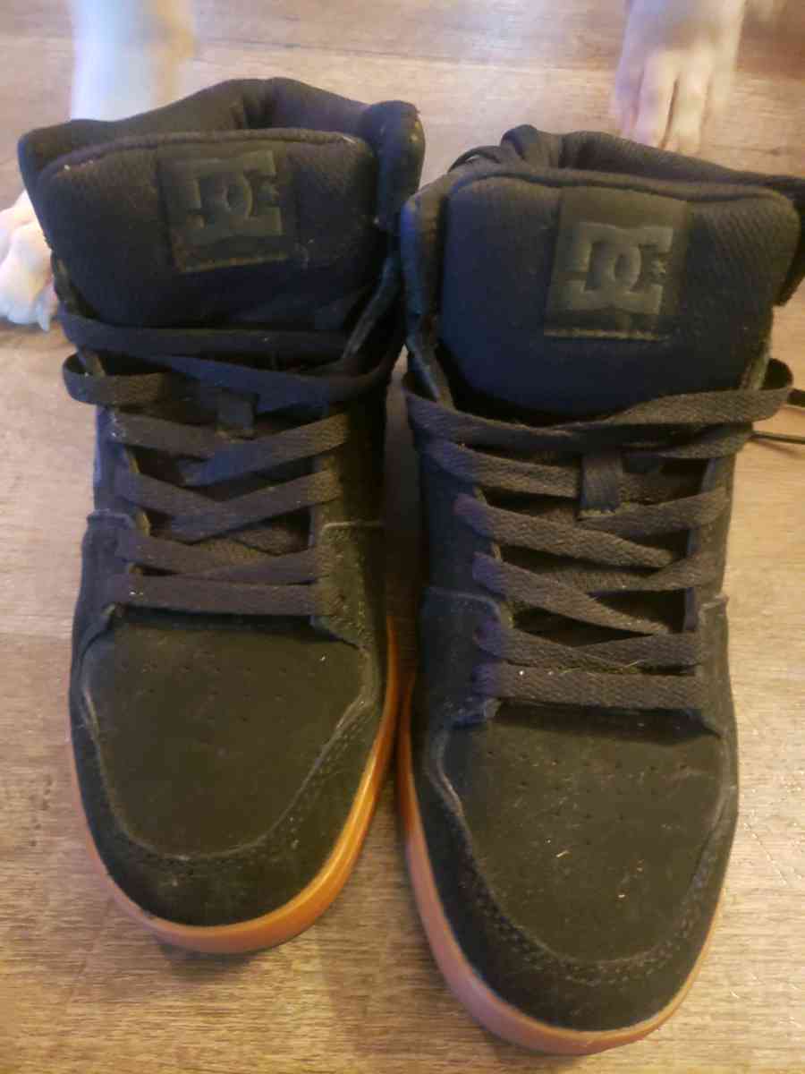 Boys DCs brand new never worn - Laurens, South Carolina - FleaMarketBay