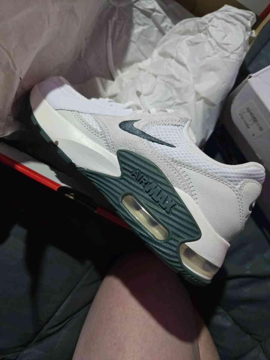 brand new womens nike - Oberlin, Kansas - FleaMarketBay