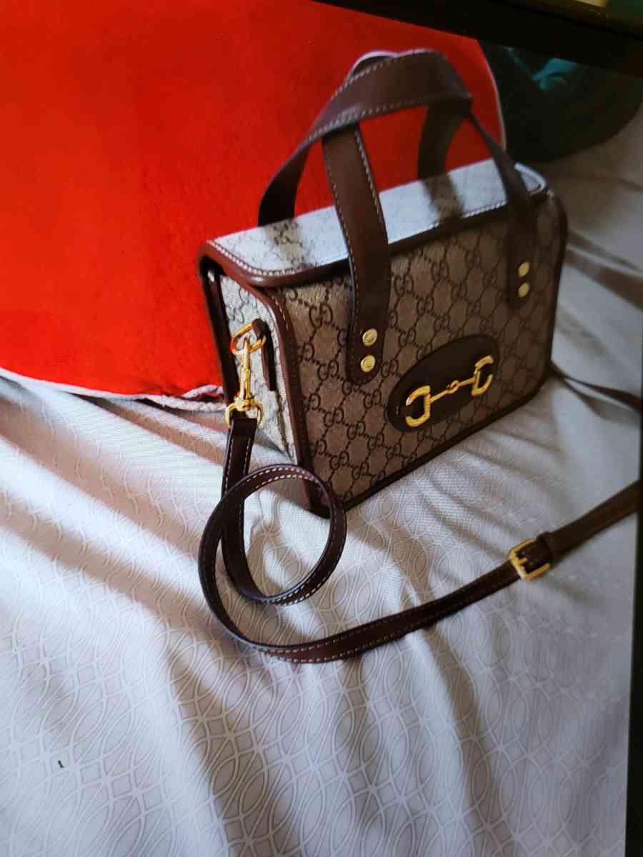 crossbody - California City, California - FleaMarketBay