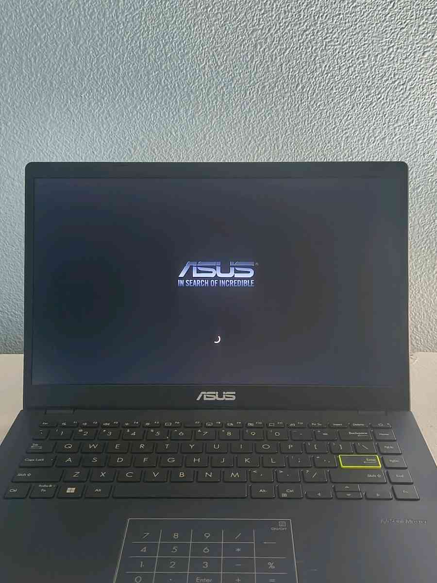 ASUS 14in FHD Laptop 4GB RAM 128GB SSD - Vancouver, Washington