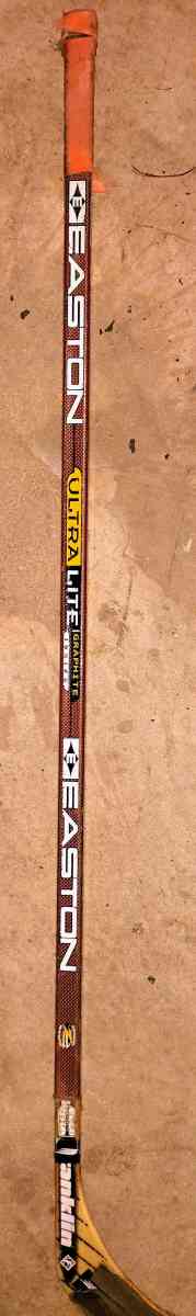 Easton ultra light graphite 100 model F100 flex ice hockey - Philadelphia, Pennsylvania