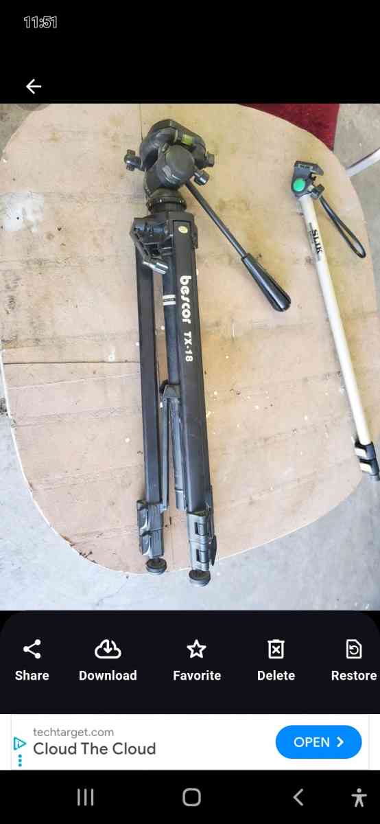 1 tripod and 1 pole - Delaware City, Delaware - FleaMarketBay