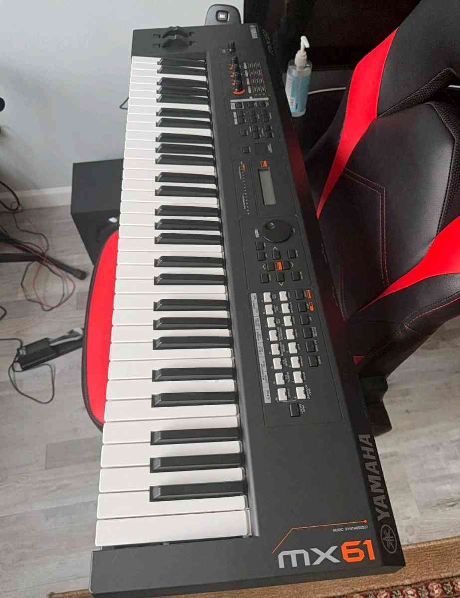 Yamaha mx61 with a bag