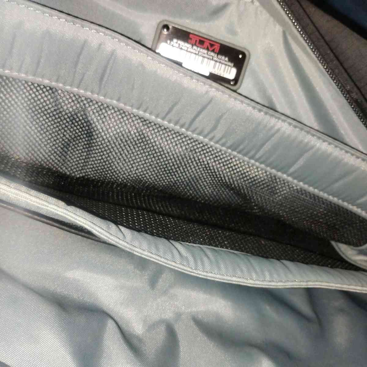 Tumi Laptop Bag - Atlanta, Georgia - FleaMarketBay