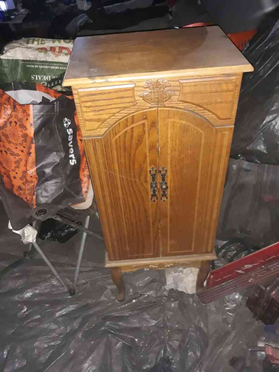 womens jewelry stand