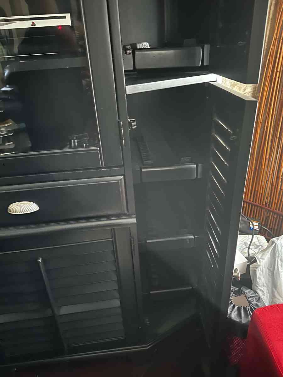 Entertainment center - Stafford, Virginia - FleaMarketBay