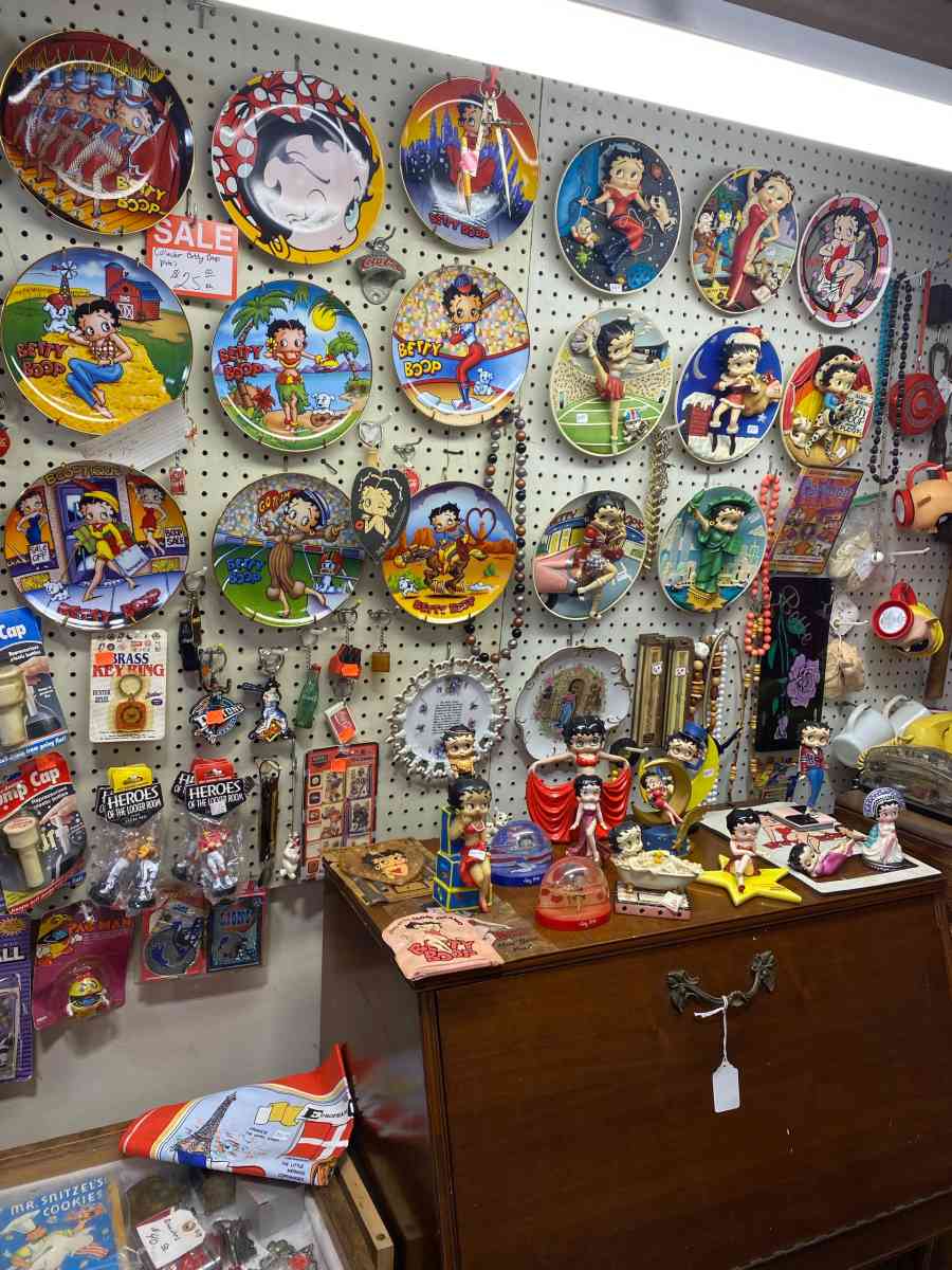 Antique Mall - Oklahoma City, Oklahoma - FleaMarketBay