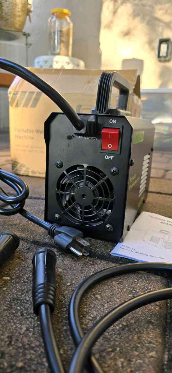 Welding machine 110v 220v - Altamonte Springs, Florida - FleaMarketBay