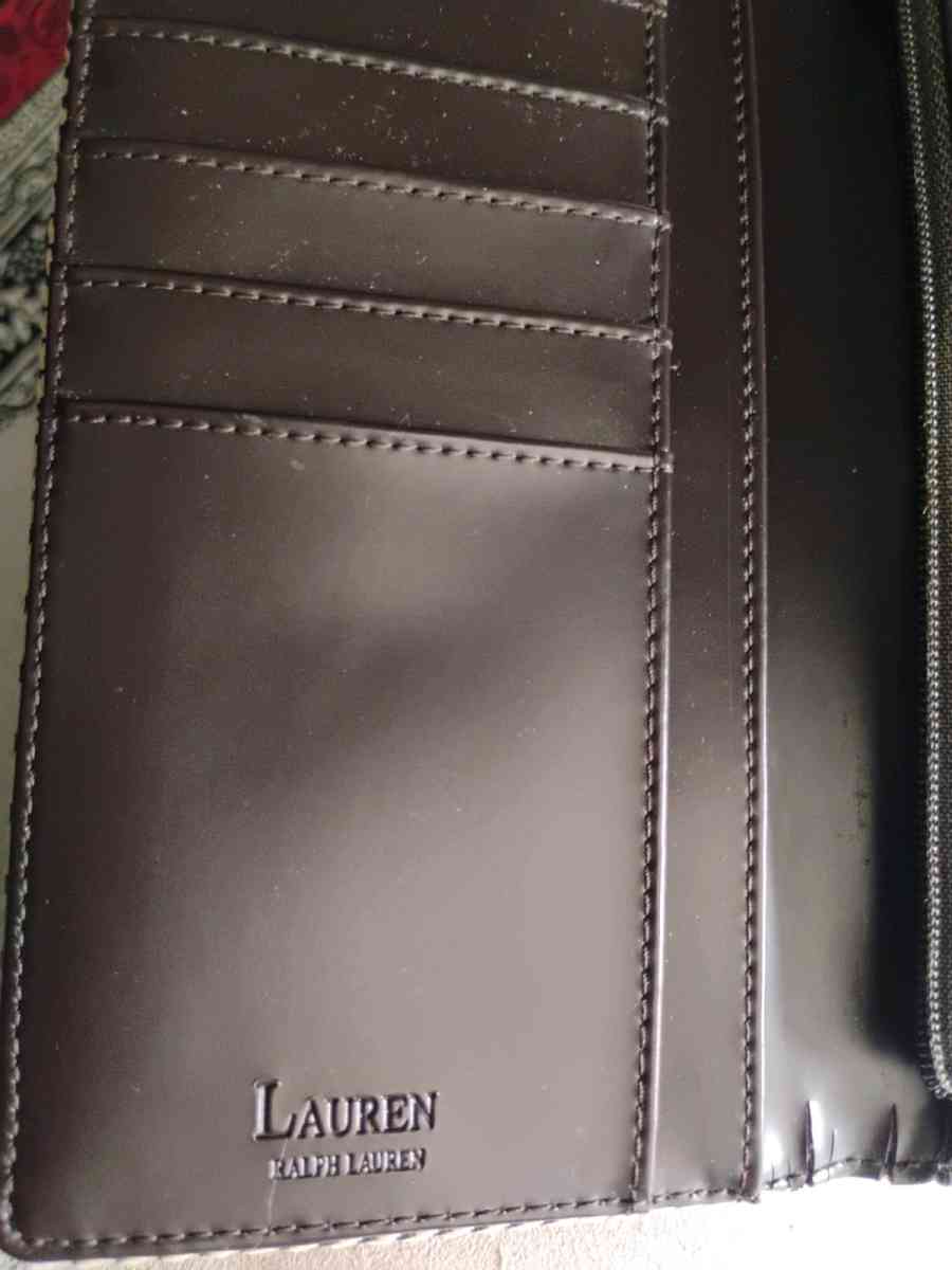 Ralph Lauren Wallet - Worcester, Massachusetts - FleaMarketBay