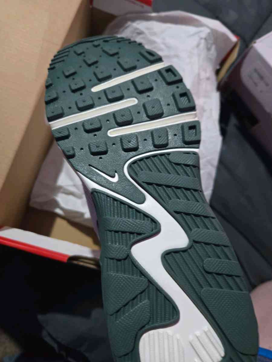 brand new womens nike - Oberlin, Kansas - FleaMarketBay