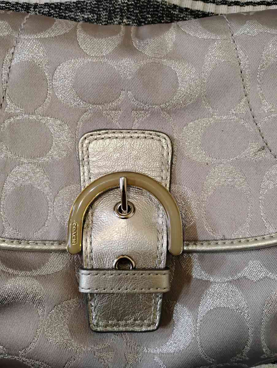 coach should bag - Camden, Michigan - FleaMarketBay