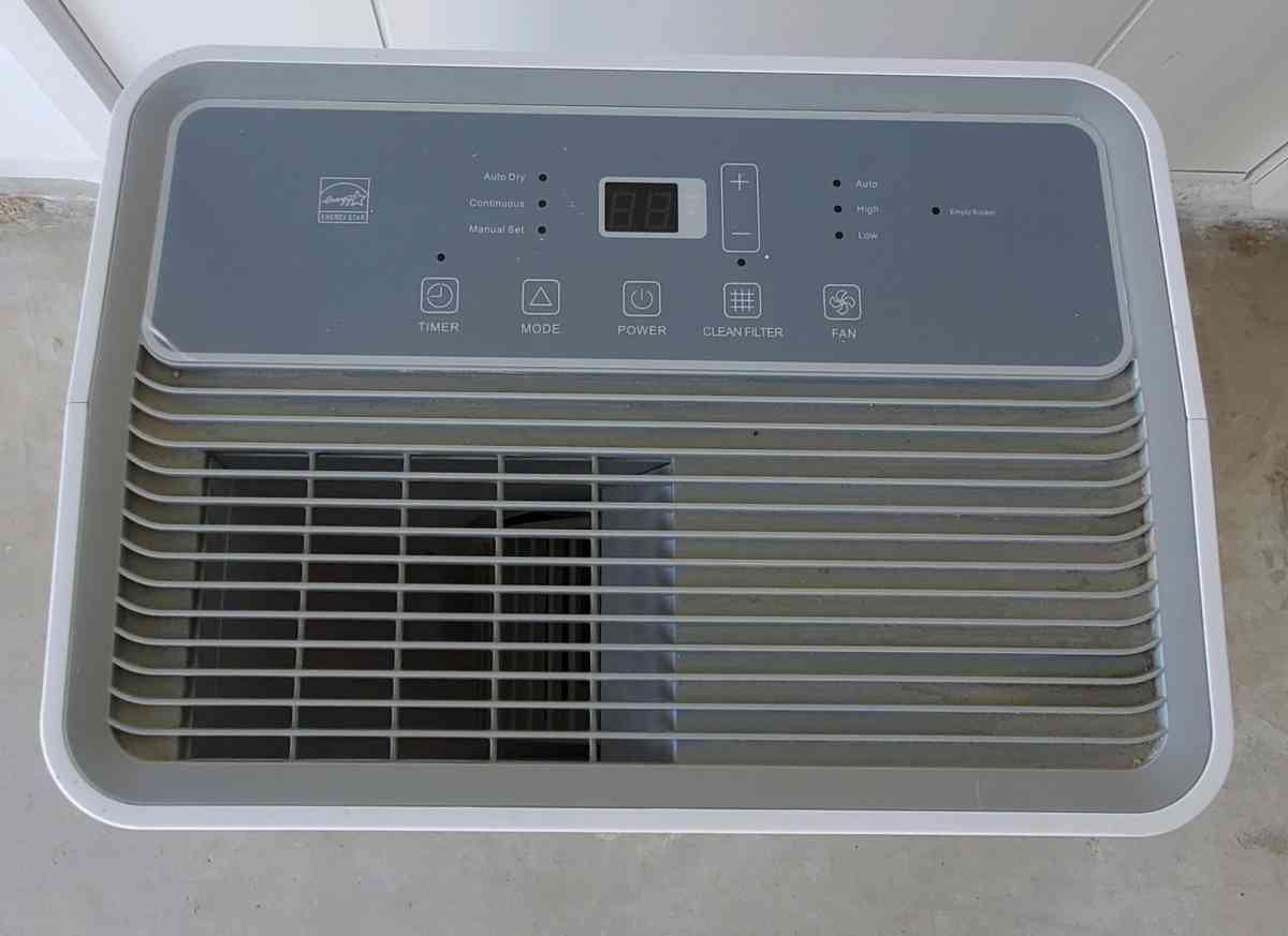 Hisense  Dehumidifier  19 Gallon  50 PintsDay  2 Speed  Ener - Plano, Texas - FleaMarketBay