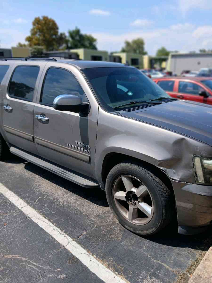 2011 chevy suburban - Houston, Texas