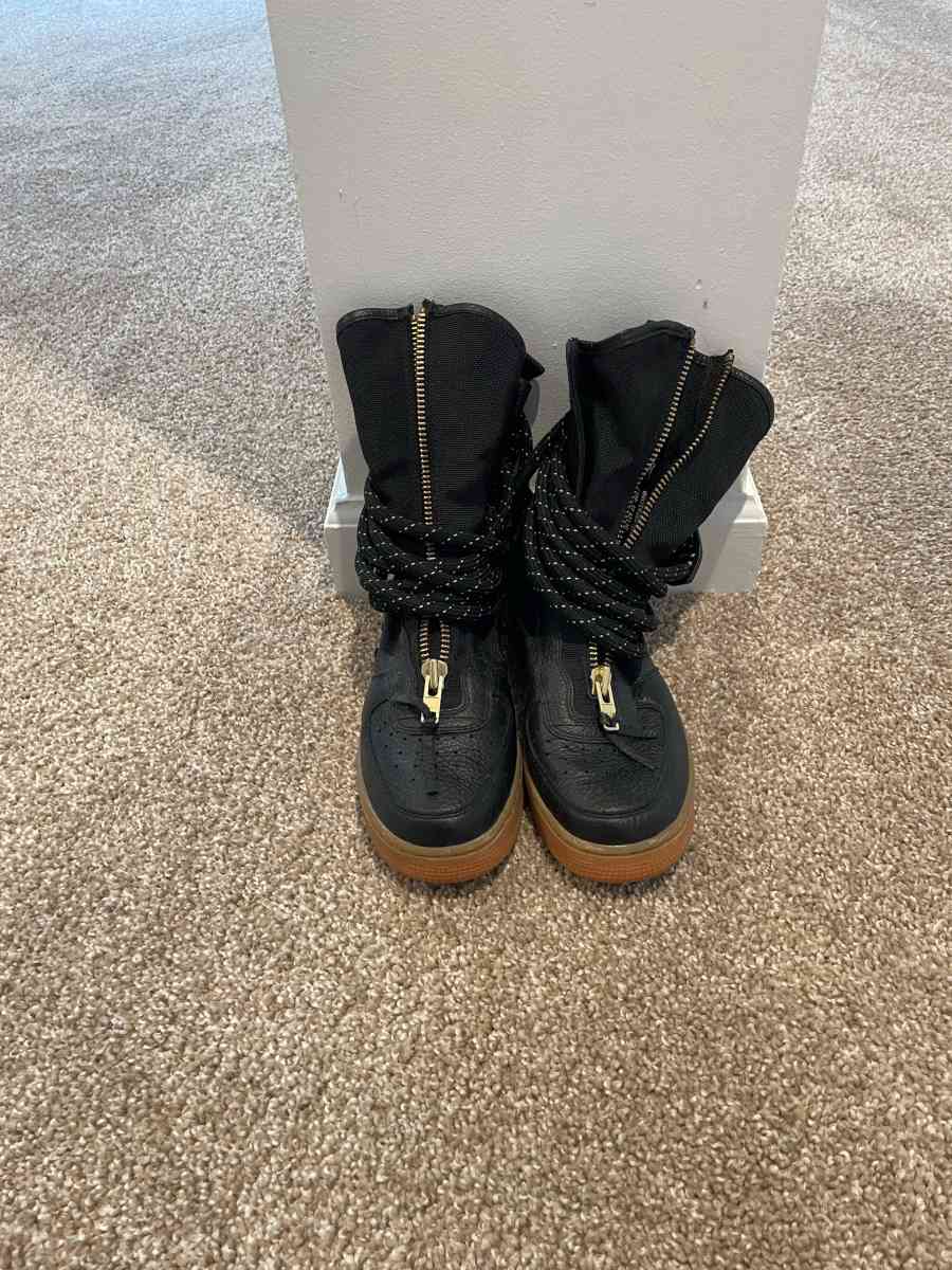 womans Air Force 1s highs - Brooklyn, Maryland