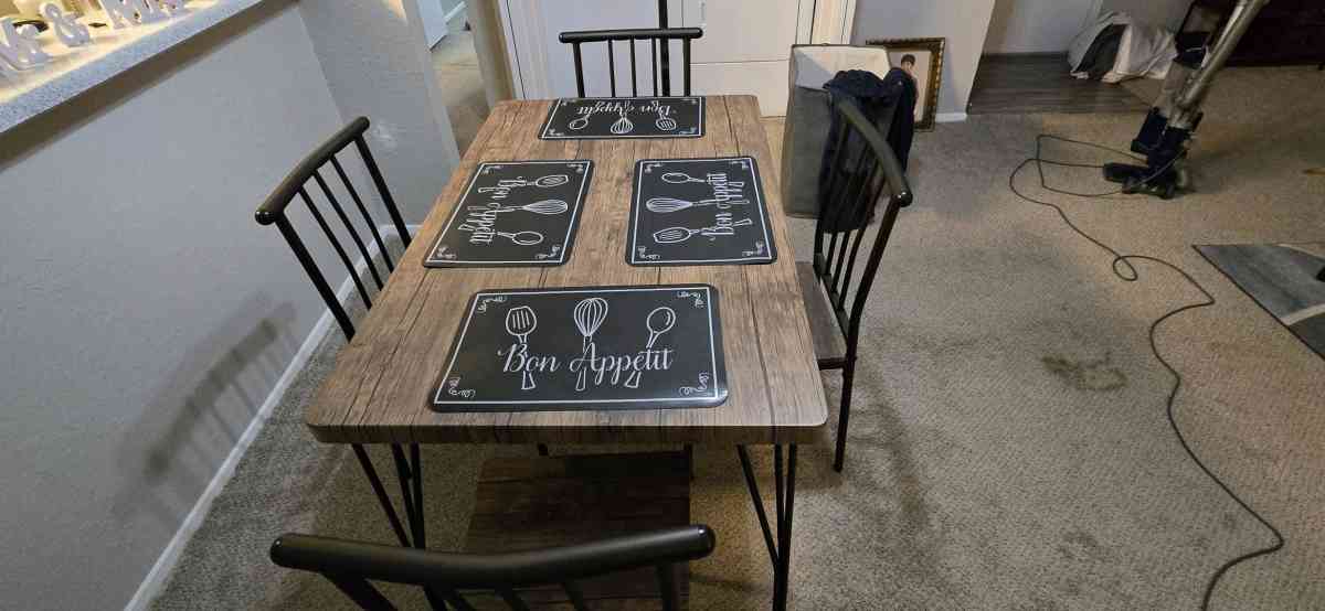 moving to a new city and dont need my furniture