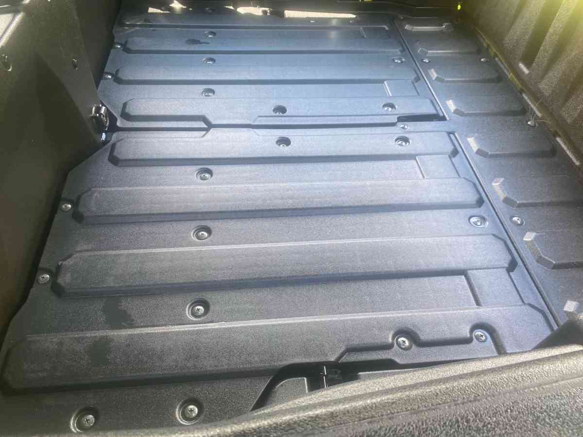 HONDA PIONEER 1000 5 - Pilgrim, Kentucky - FleaMarketBay