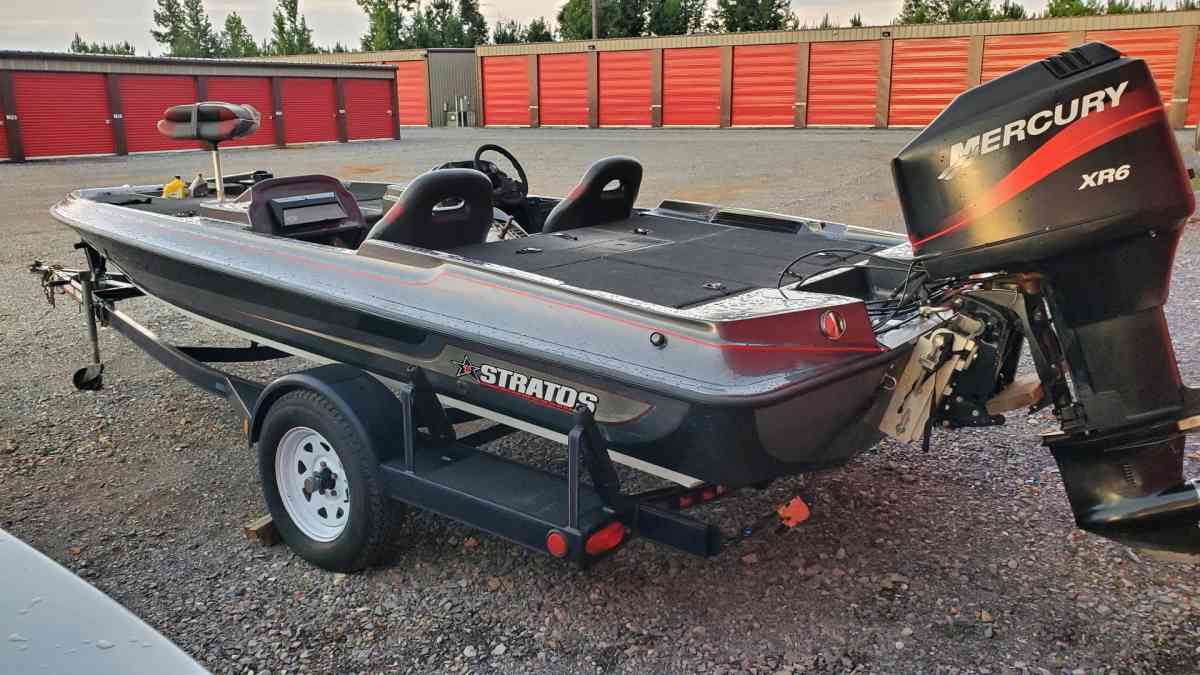 90 STRATOS BASS BOAT with 03 MERCURY XR6 150hp - Elmore, Alabama - FleaMarketBay