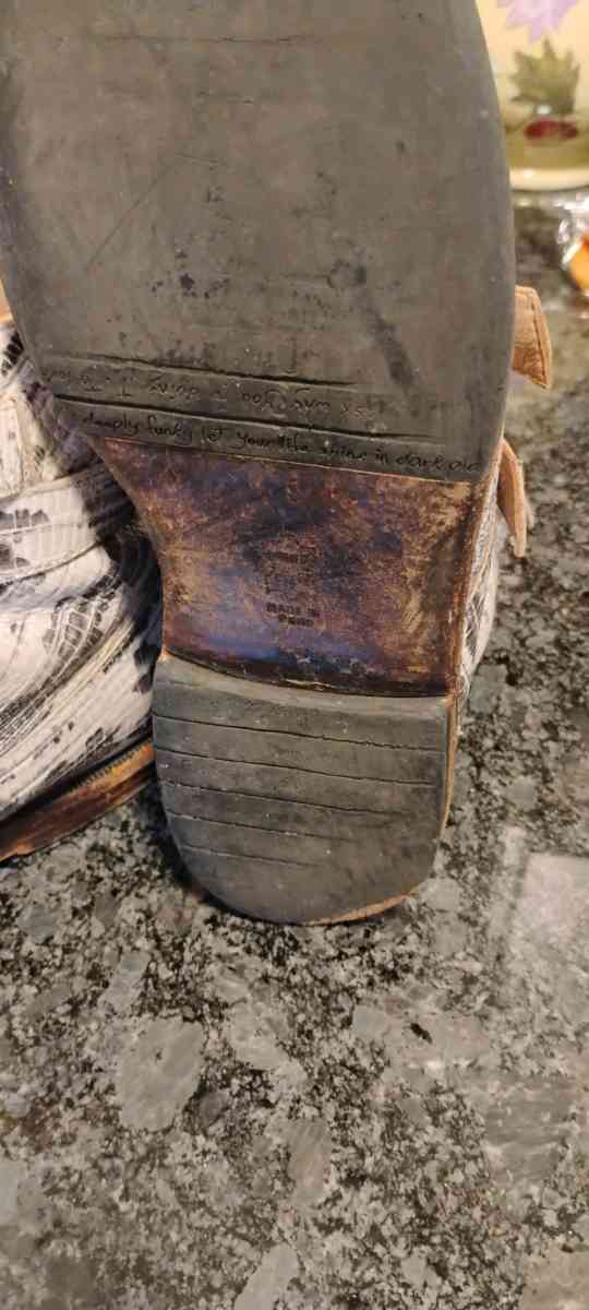 John fluevog boots - Worcester, Massachusetts - FleaMarketBay