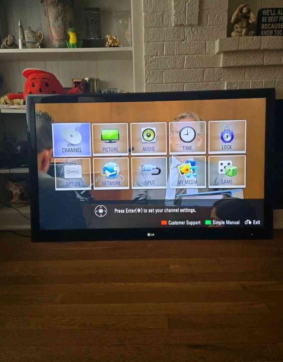 55in LG Flat Screen Digital Smart TV - Chicago, Illinois - FleaMarketBay