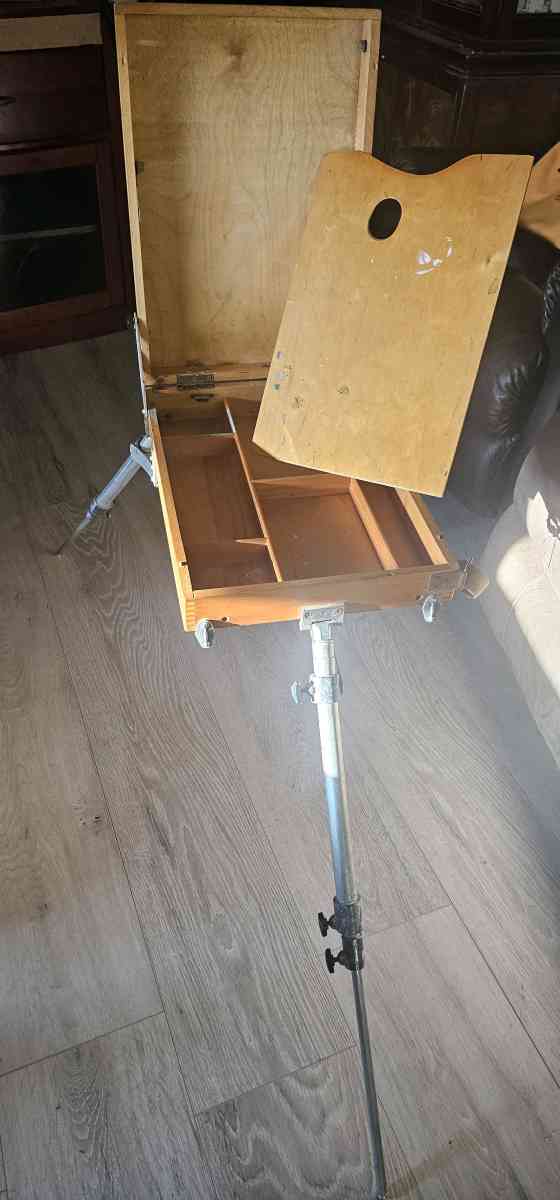 Russia n French field easel - Starks, Louisiana - FleaMarketBay