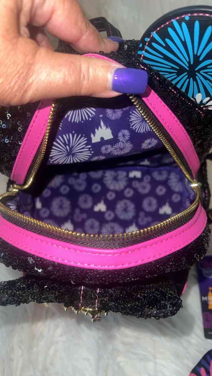 Minnie Mouse Main Attraction Nighttime Fireworks Castle Loun - Las Vegas, Nevada - FleaMarketBay