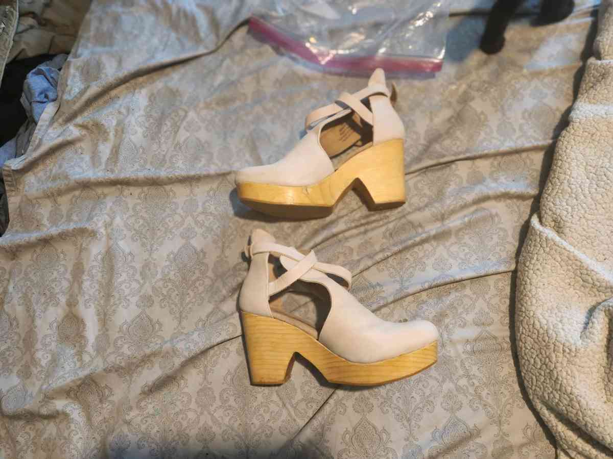 free people shoes - Medway, Ohio - FleaMarketBay