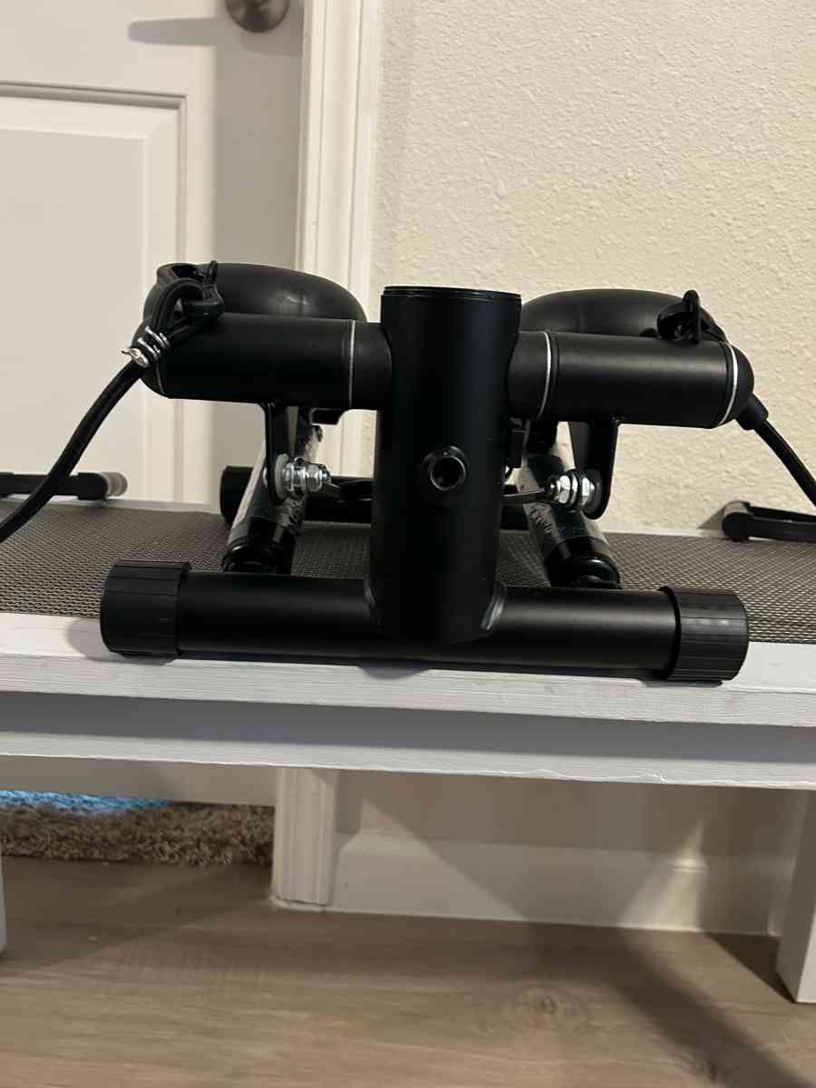 Digital stepper with resistance bands - Austin, Texas - FleaMarketBay