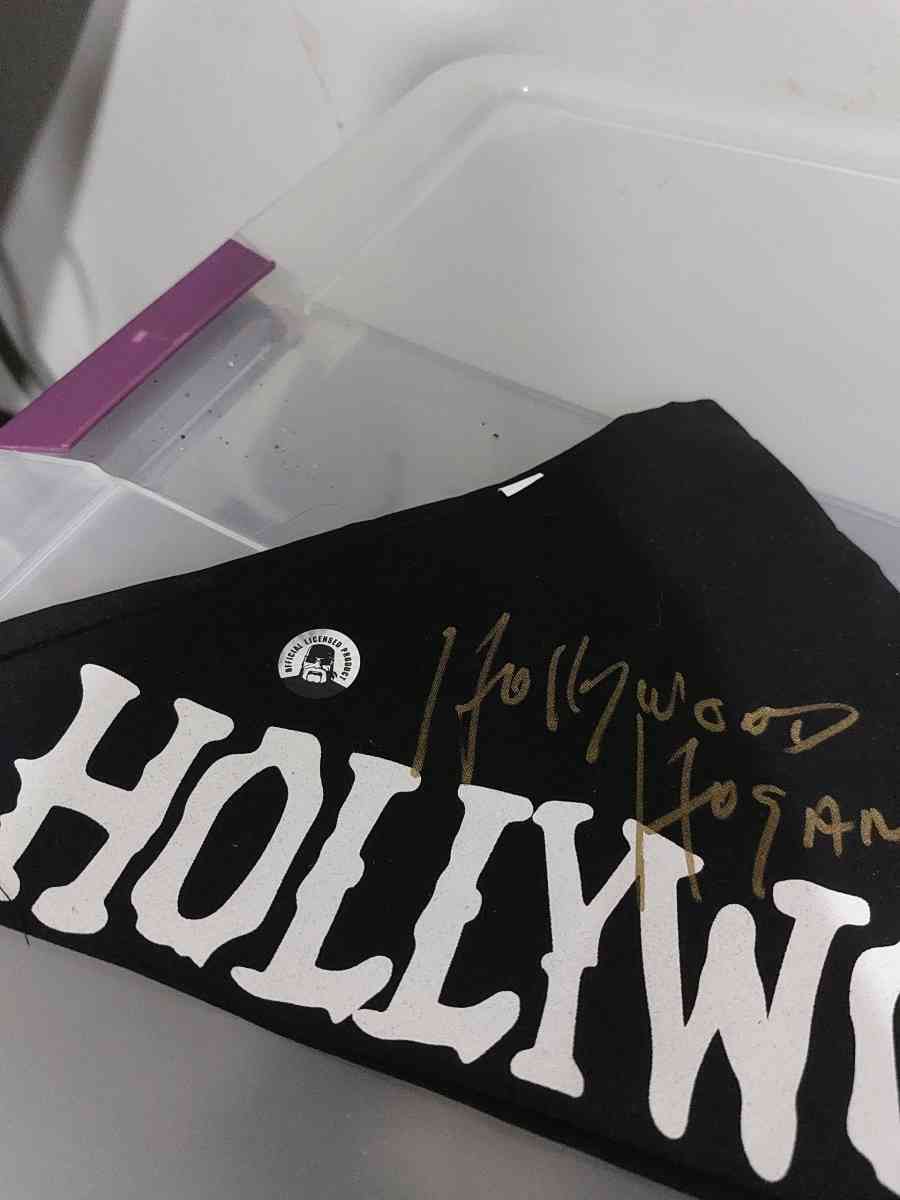 autograph Hollywood Hogan bandana - Decatur, Georgia