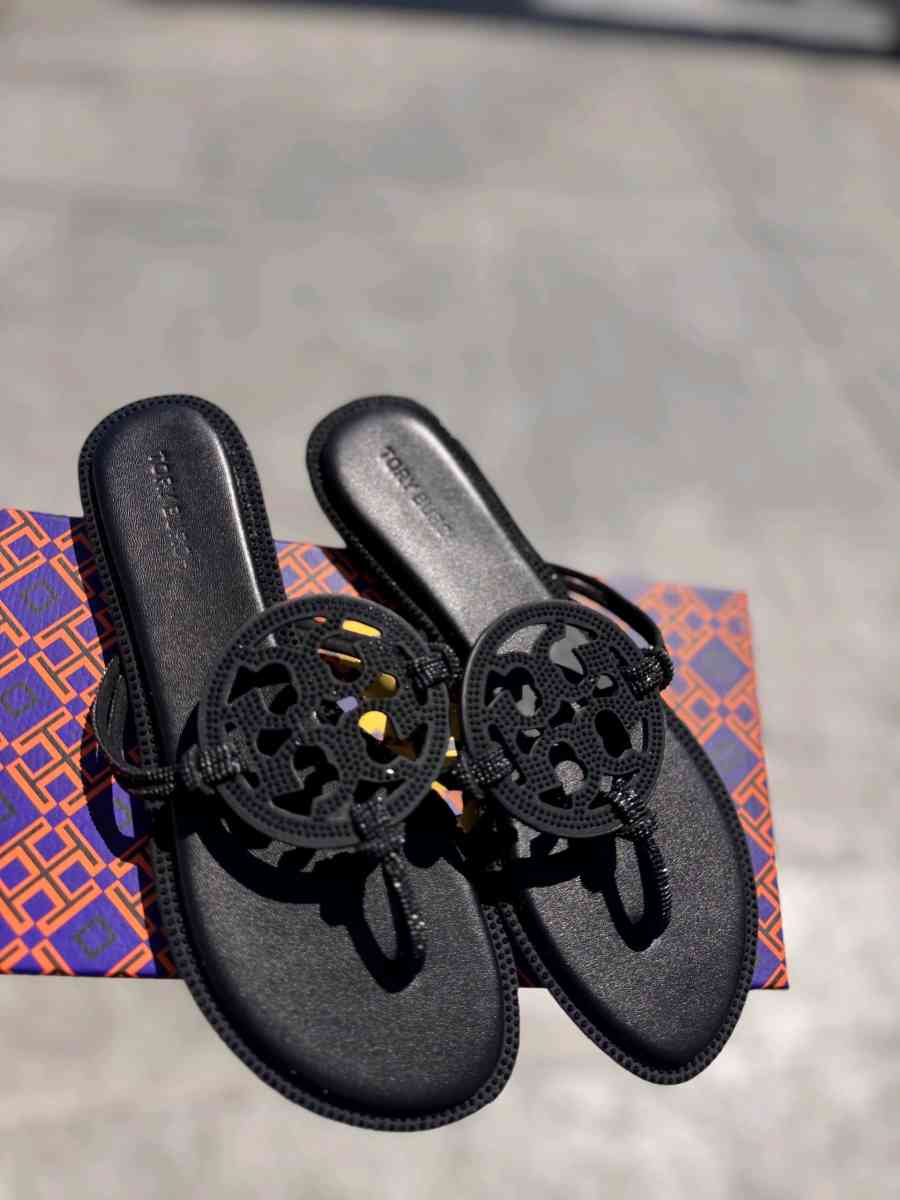 women Sandles - Los Angeles, California - FleaMarketBay