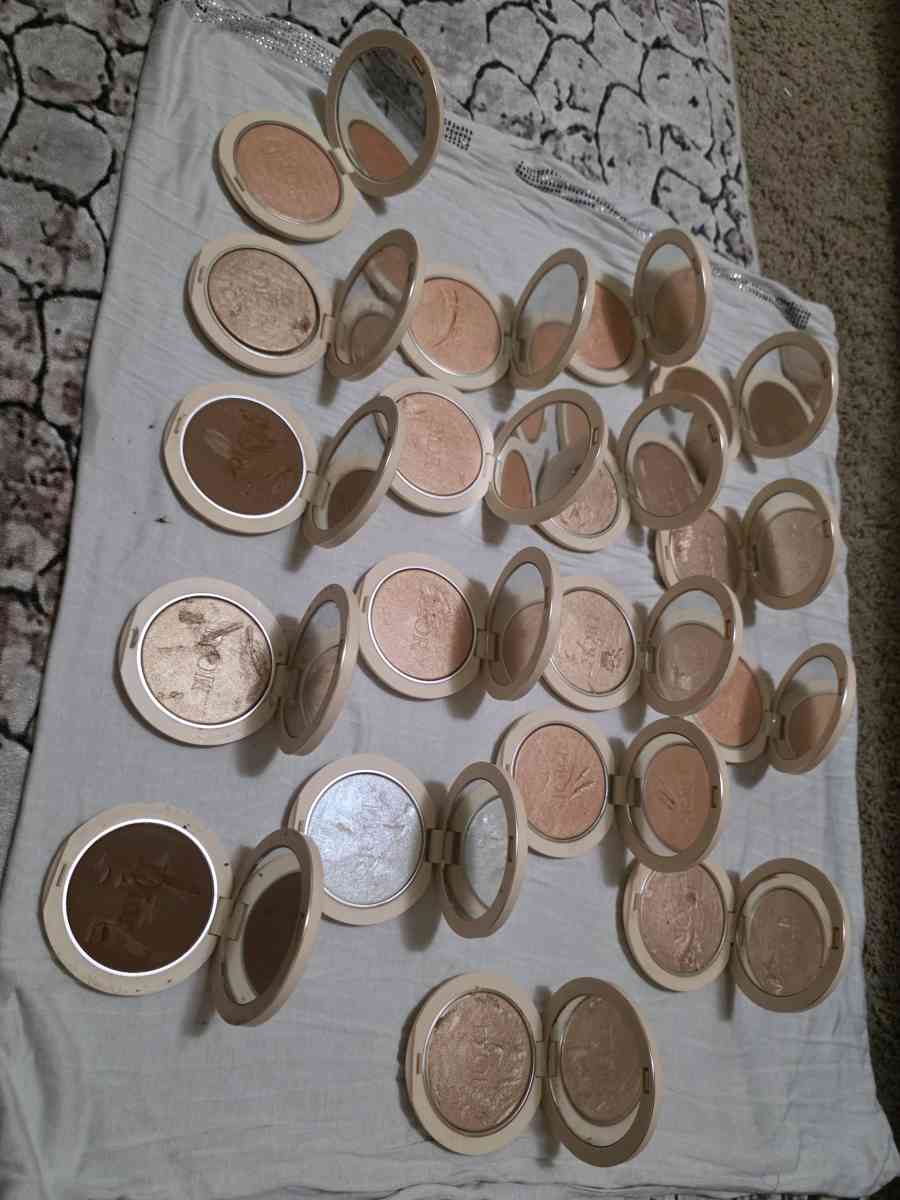 dior highlighter and bronzer as is - Louisville, Kentucky - FleaMarketBay