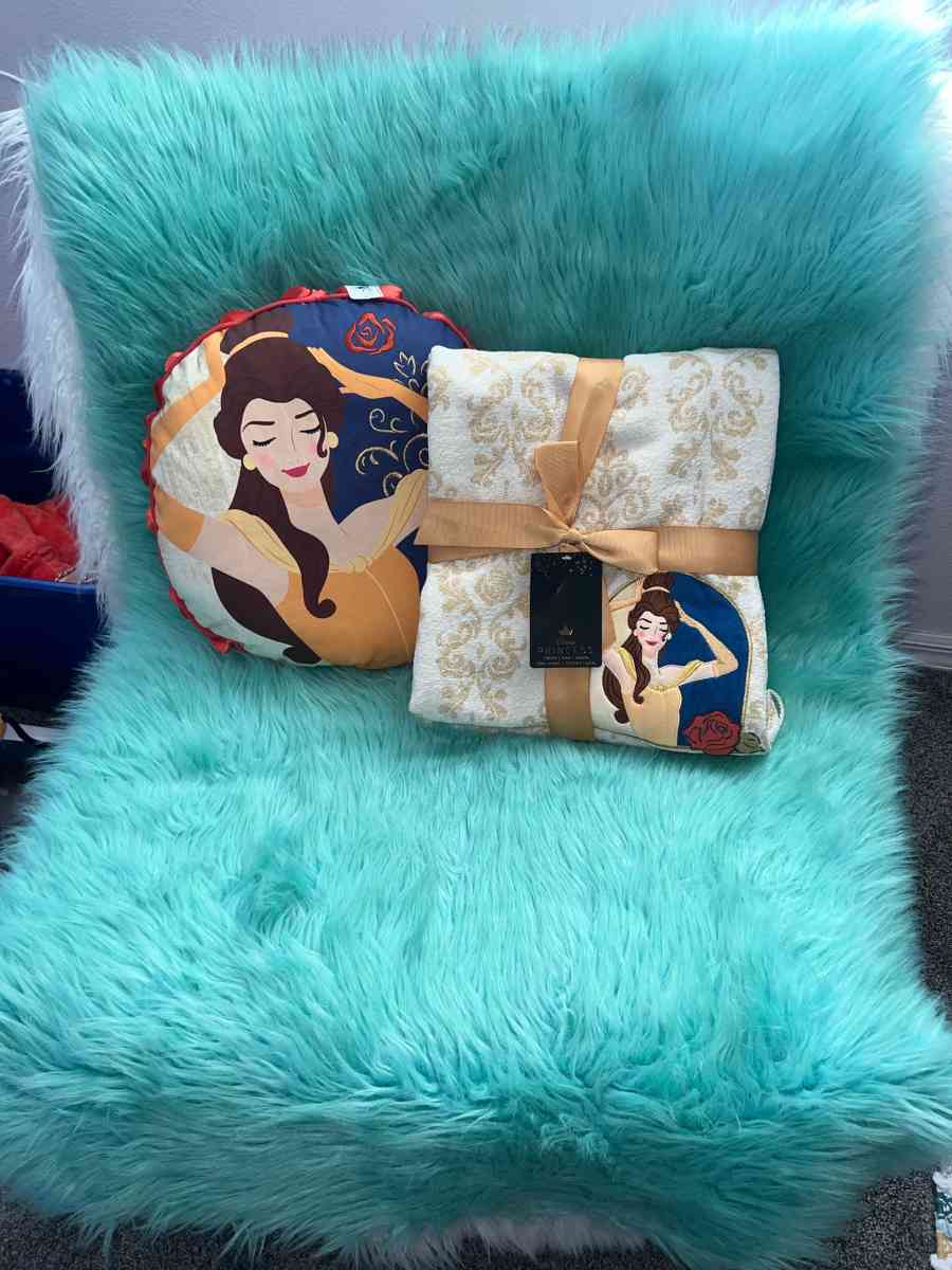 NWT Disney Princess Throw Blanket And Pillow Set - North Las Vegas, Nevada