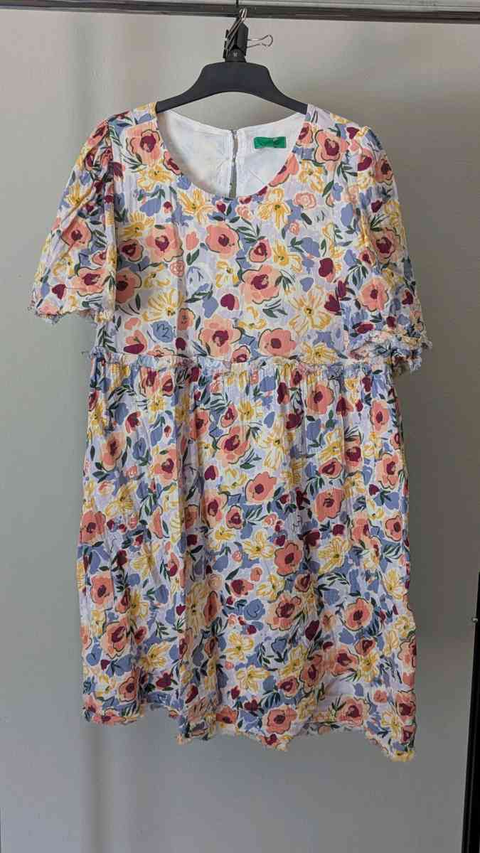 LG floral short sleeve dress - Pensacola, Florida