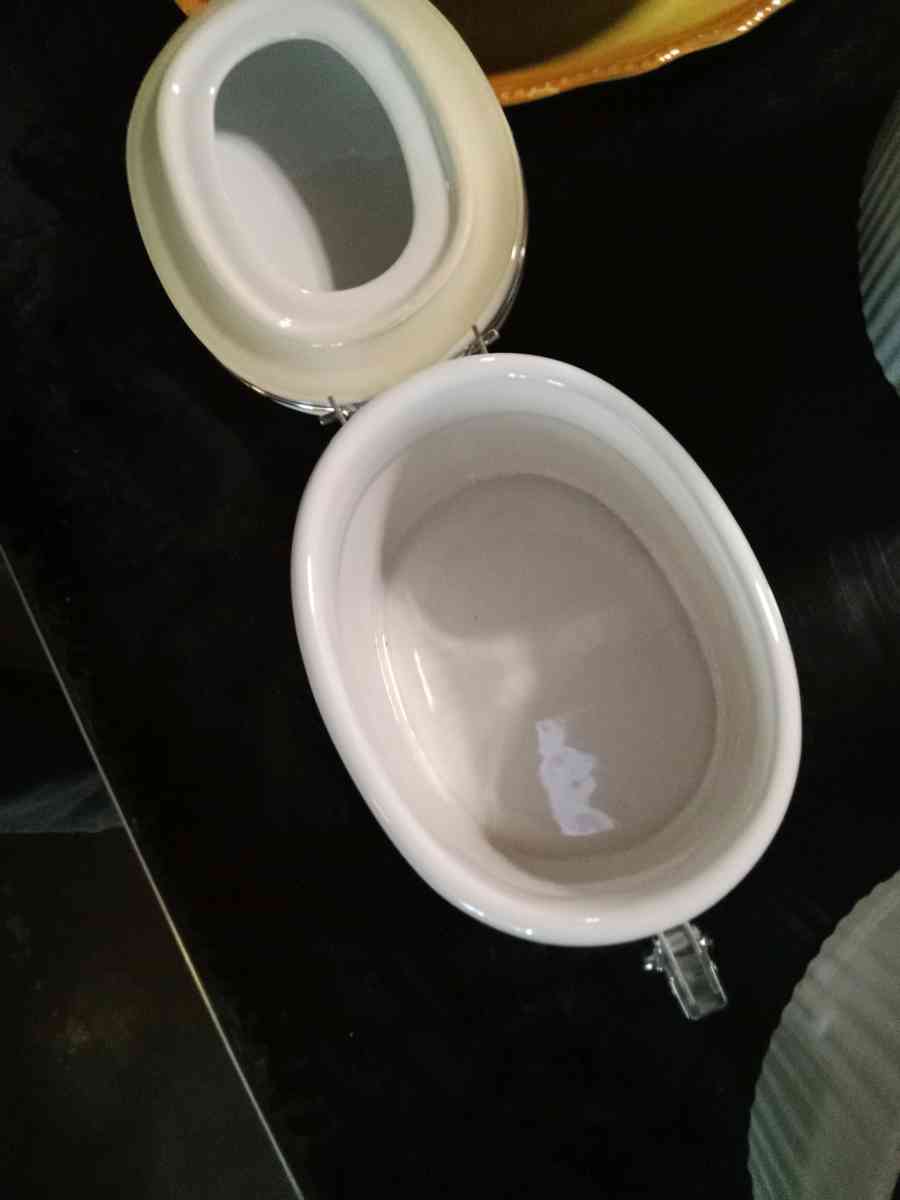 set of locklid air tight jars - Topeka, Kansas - FleaMarketBay