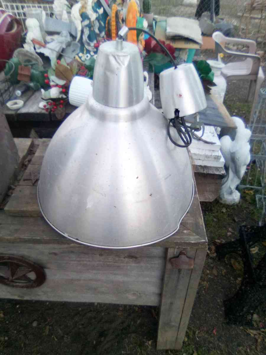 shoplifht or outside light - Abilene, Texas - FleaMarketBay