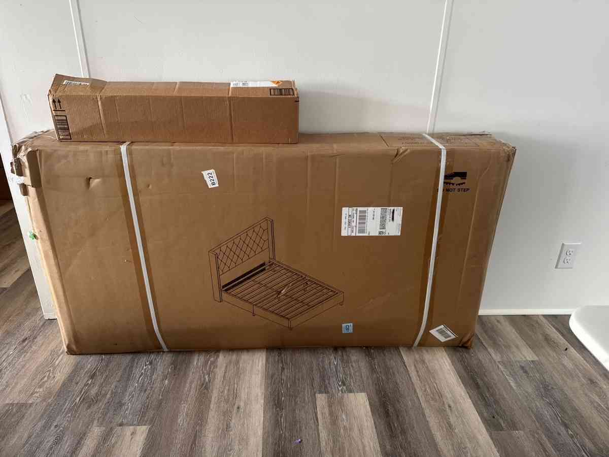 BRAND NEW queen bedframe - Clemmons, North Carolina - FleaMarketBay