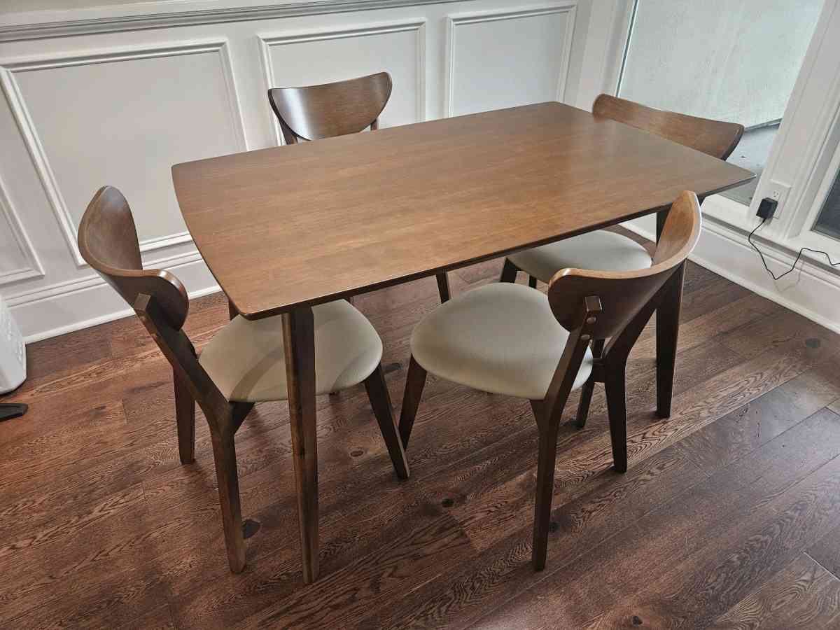 5pc chestnut dining set - San Lorenzo, California