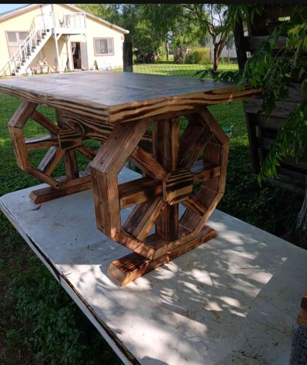 Rustic Coffee Table - San Benito, Texas - FleaMarketBay