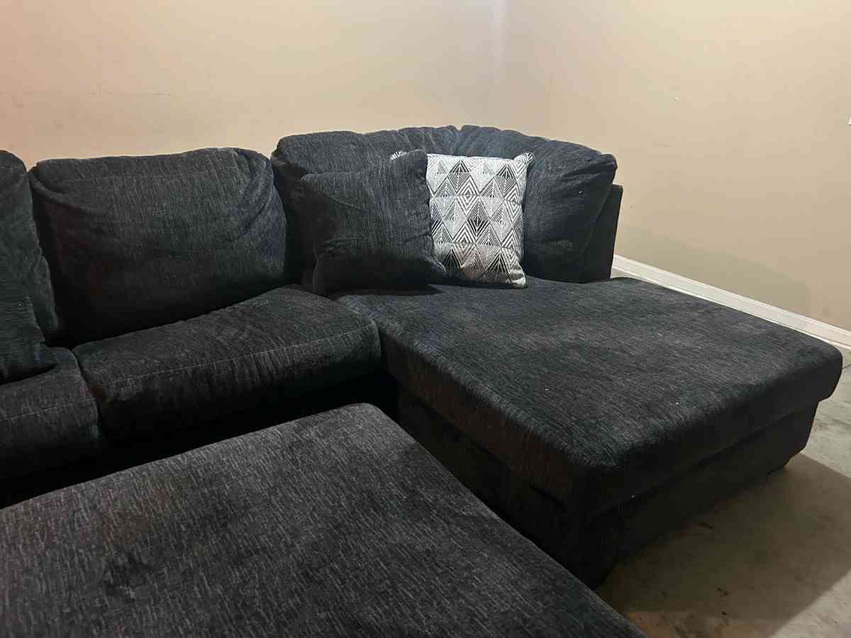 sectional with chair - Jeffersonville, Indiana - FleaMarketBay