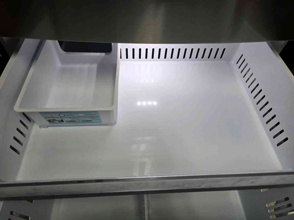2021 LG Refrigerator  Like New Condition - Mesquite, Texas - FleaMarketBay