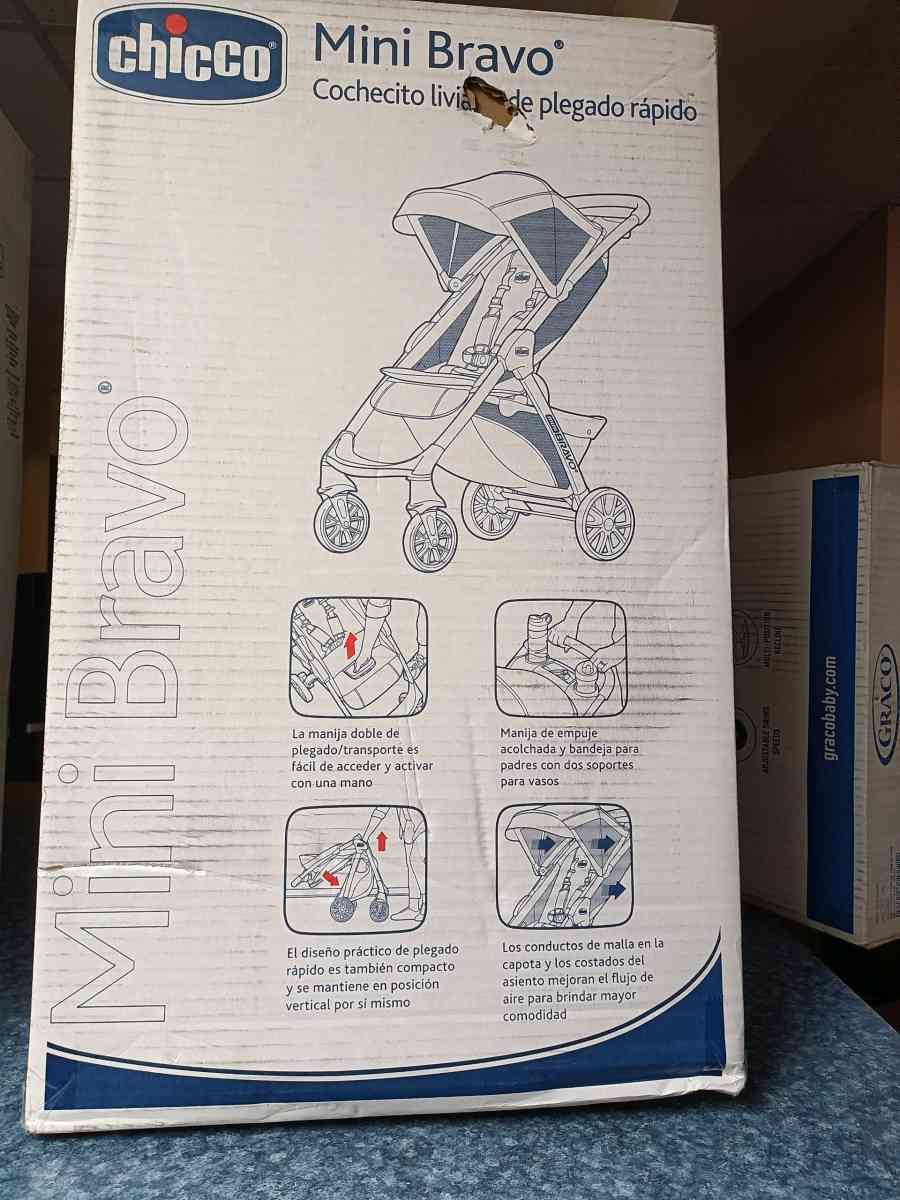 Chicco lightweight Stroller - Stony Point, New York - FleaMarketBay