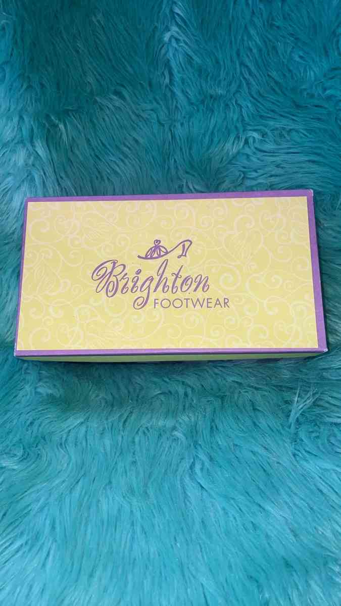 NIB Brighton Unice black crocodile flats with a silver chain - North Las Vegas, Nevada - FleaMarketBay