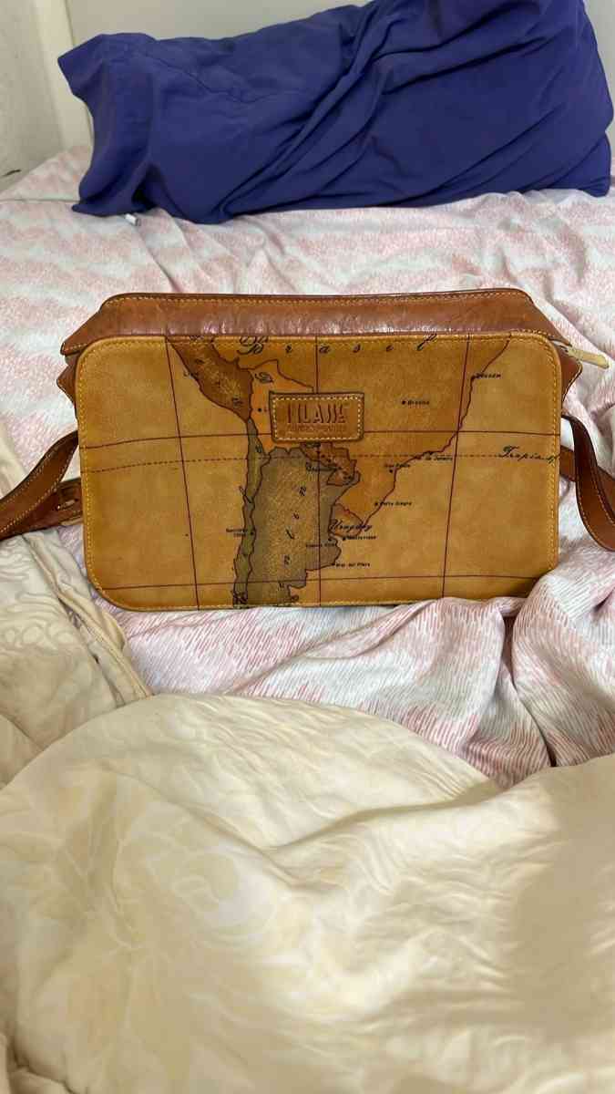 IYLASSE ALVIERO MARTINI Leather Handbag - Downey, California