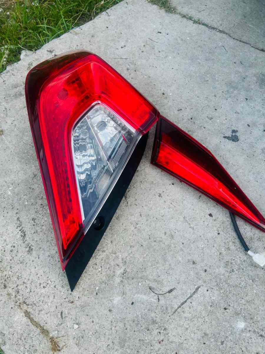 Spotlight rear civic 2018 - Miami Beach, Florida - FleaMarketBay