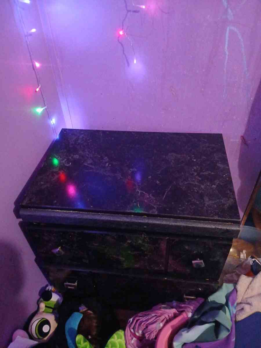 dresser nightstand - Gasburg, Virginia