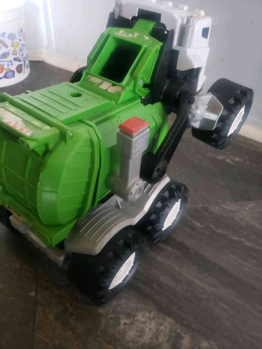 talking trash truck robot - Laurens, South Carolina - FleaMarketBay