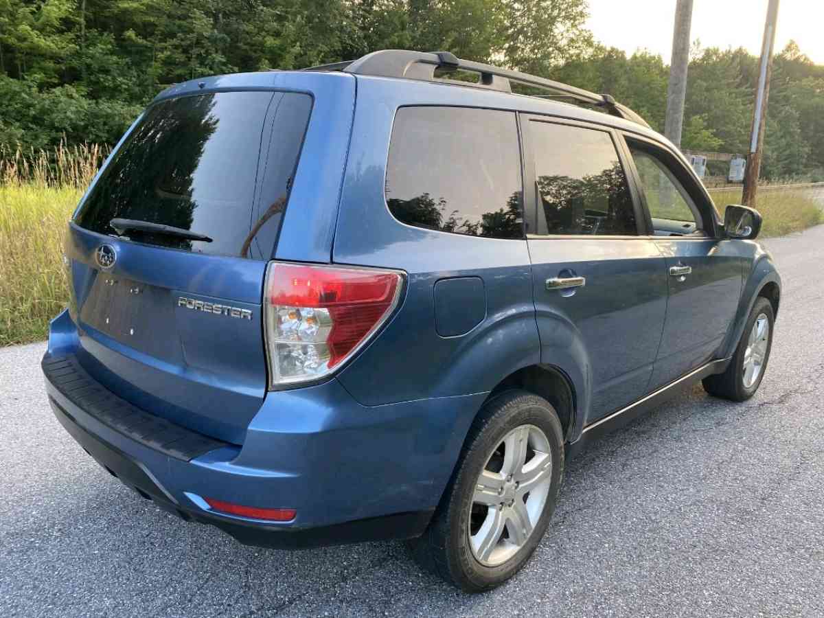 2009 Subaru Forester X Sport 201k clean title needs nothing - Bellows Falls, Vermont - FleaMarketBay