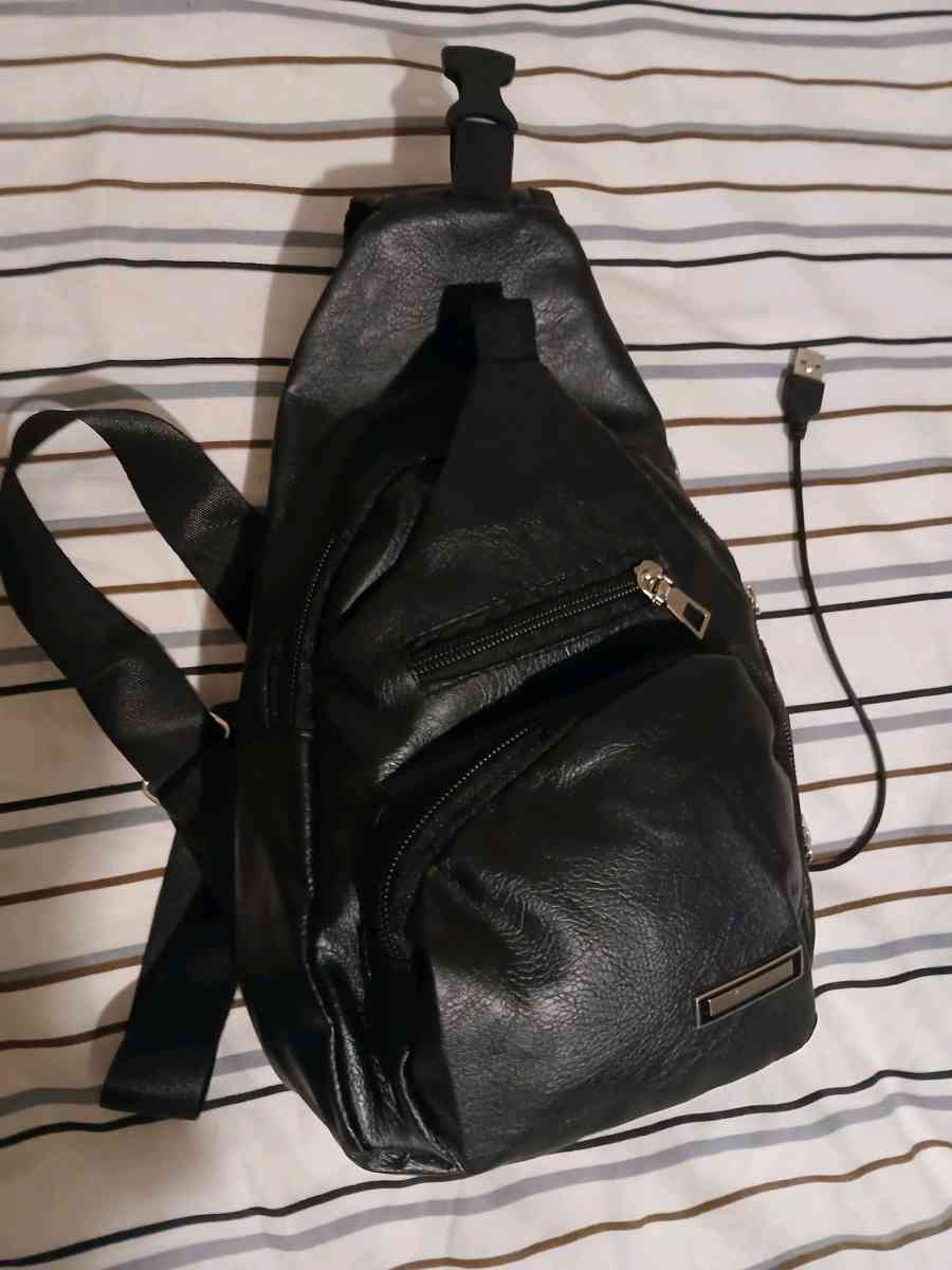 chest bag - Abilene, Texas - FleaMarketBay